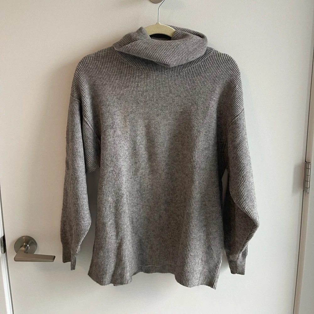 Free People Gray Ribbed Knit Sweater
